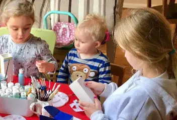 painting-pots-at-home